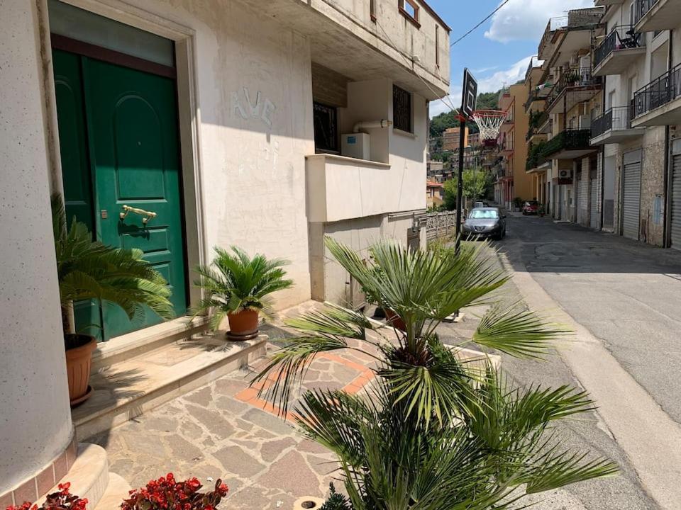 Casa Di Tommaso Apartment Sonnino Екстериор снимка